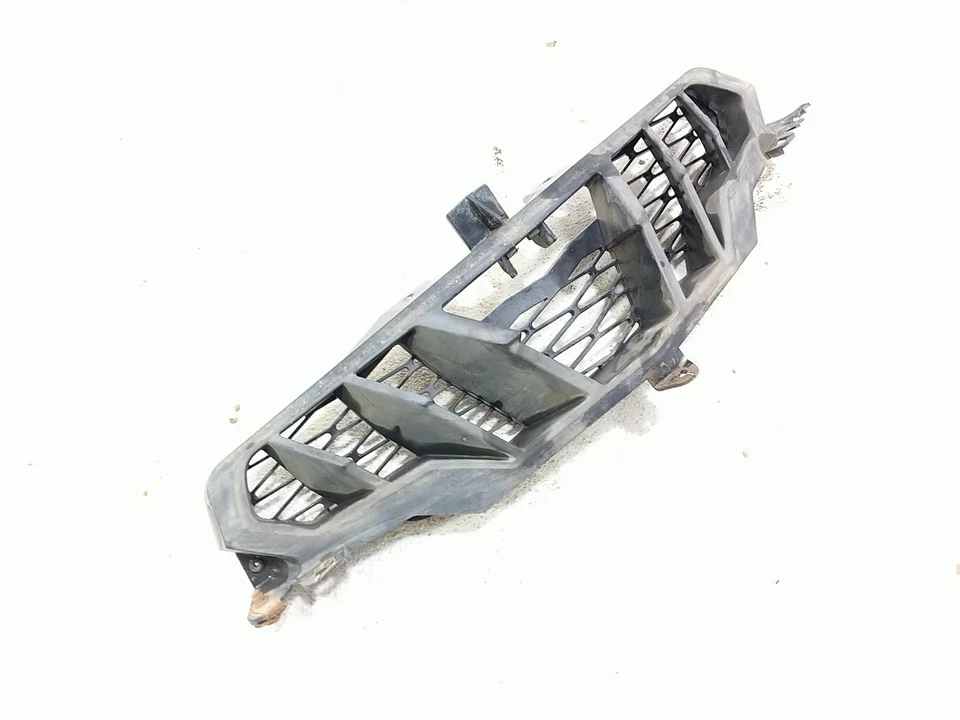 13 Can Am Commander 1000 XT Front Headlight Bumper Cover Panel Grill Plastic - Image 2 of 4