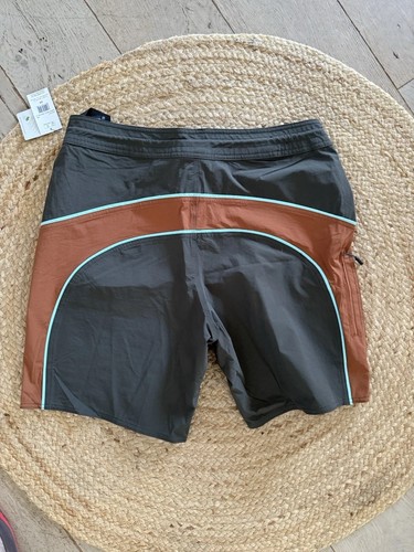 Volcom Liberator Boardshorts - 34 - Picture 2 of 3