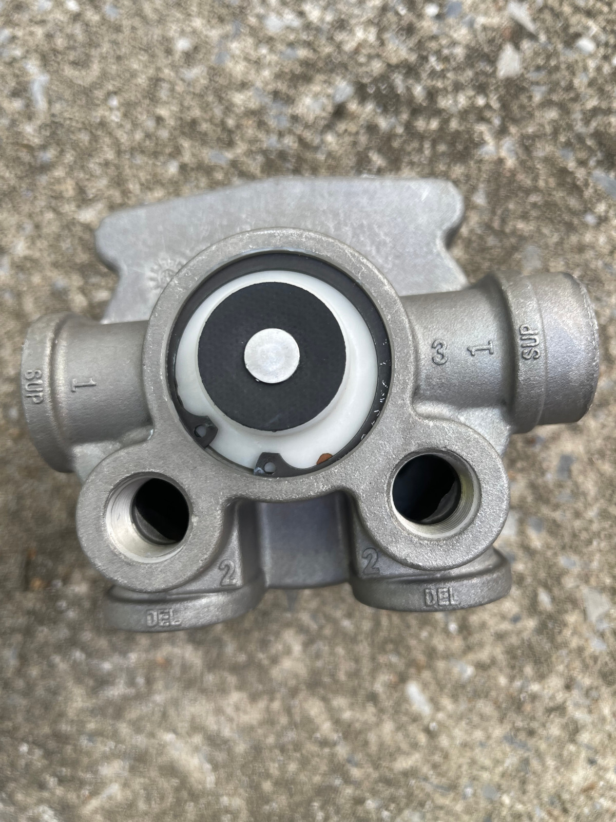 Bendix BP-R1 Bobtail Proportioning Valve OEM Brand New GENUINE | eBay