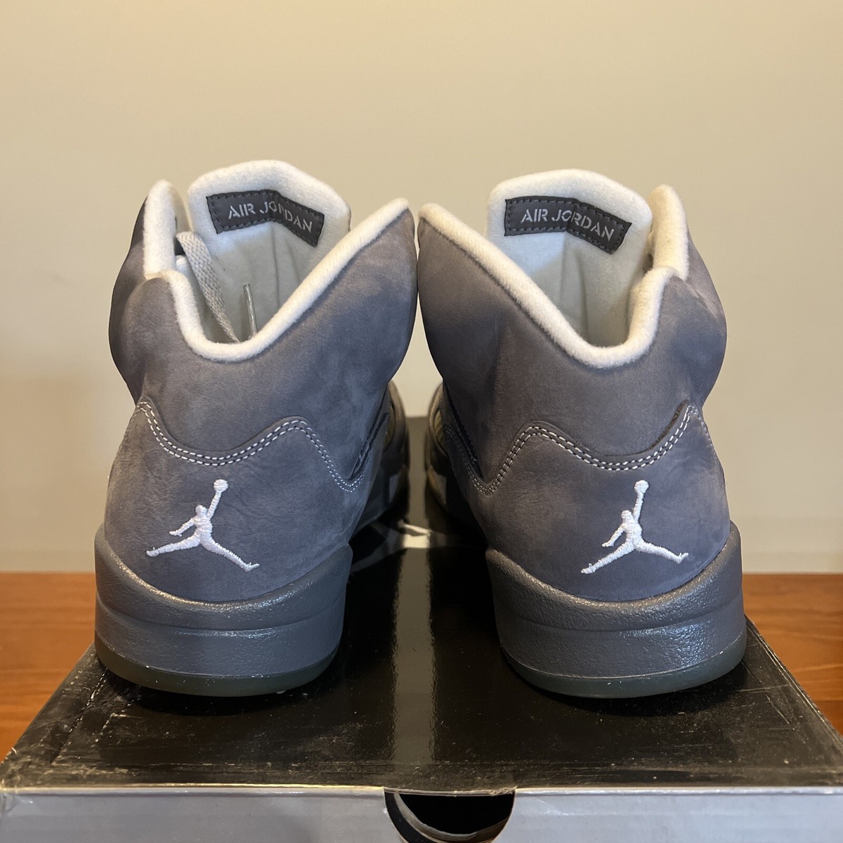 2010 DS AIR JORDAN 5 RETRO QS WOLF GREY 136027 005 2010 DS AIR JORDAN 5 RETRO QS WOLF GREY 136027 005