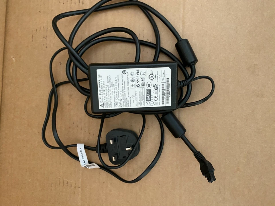 Cisco 857W Wireless Router with UK PSU and Antenna Cisco857W with PSU (Inc VAT) - Image 4 of 4