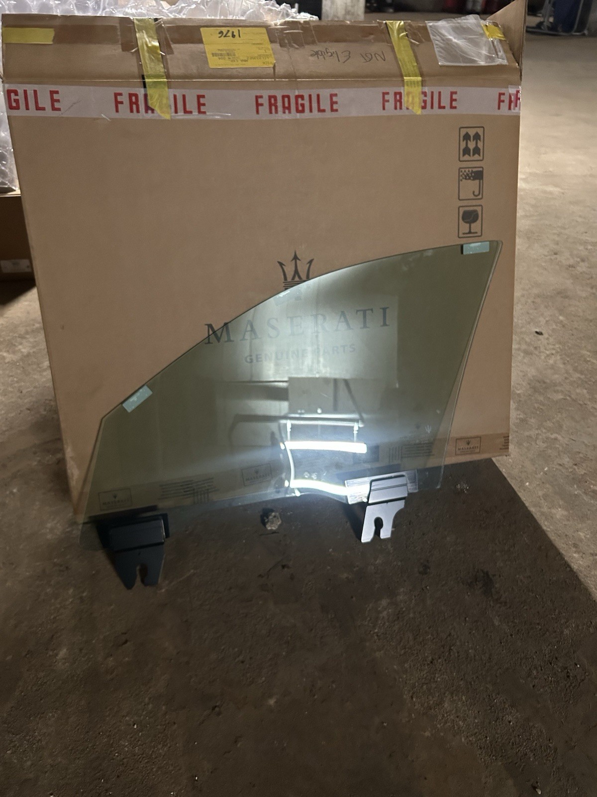 Genuine Maserati RH Front Door Window 670032191