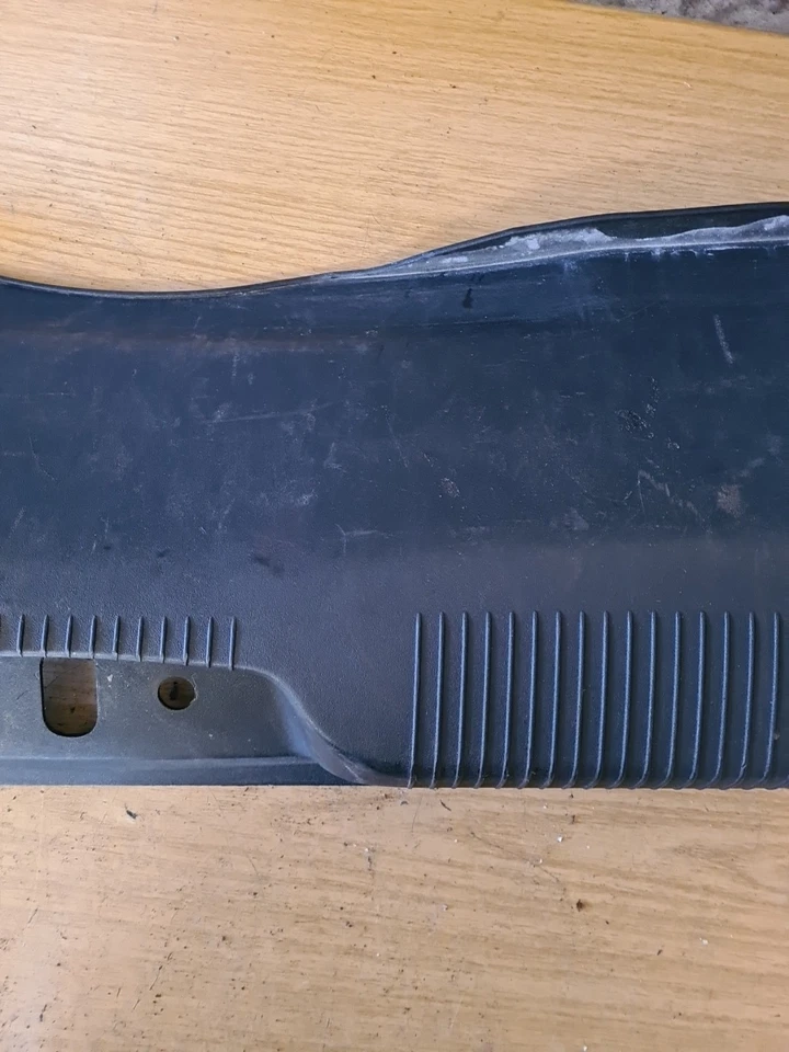 2015 ALFA ROMEO GIULIETTA MK3 BOOT TAIL GATE LATCH COVER TRIM 156078896 - Image 3 of 4