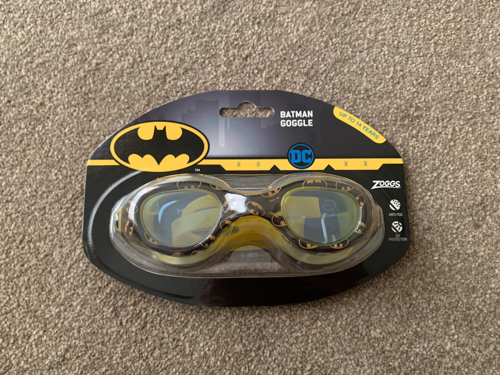 ZOGGS DC BATMAN CHARACTER SWIMMING GOGGLES ANTI-FOG & UV PROTECTION SEALED