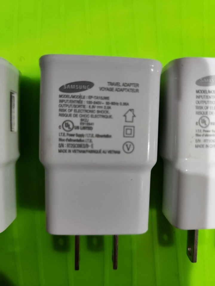 Adaptador de viaje USB único Samsung (5V/2A) OEM - blanco (ETA-U90JWE) Foto 2 de 2
