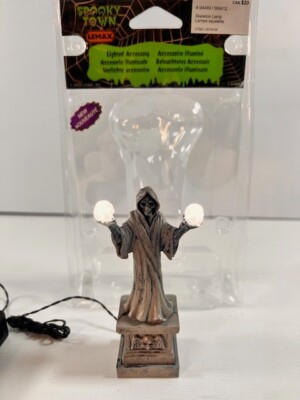  Lemax Spooky Town Halloween Lighted skeleton statue angel of death lamp post 