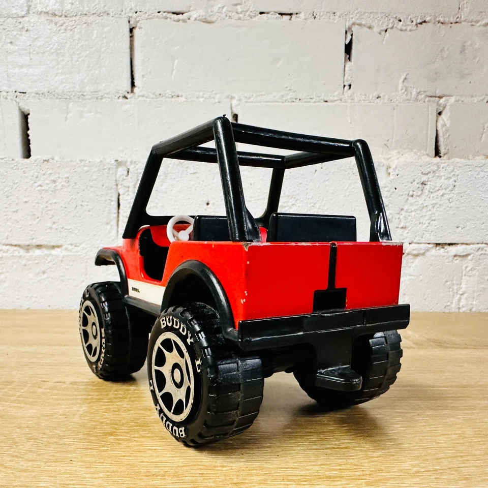 Vehículo Jeep Wrangler Renegade Buddy L rojo de colección hecho en acero prensado de Macao Foto 4 de 4