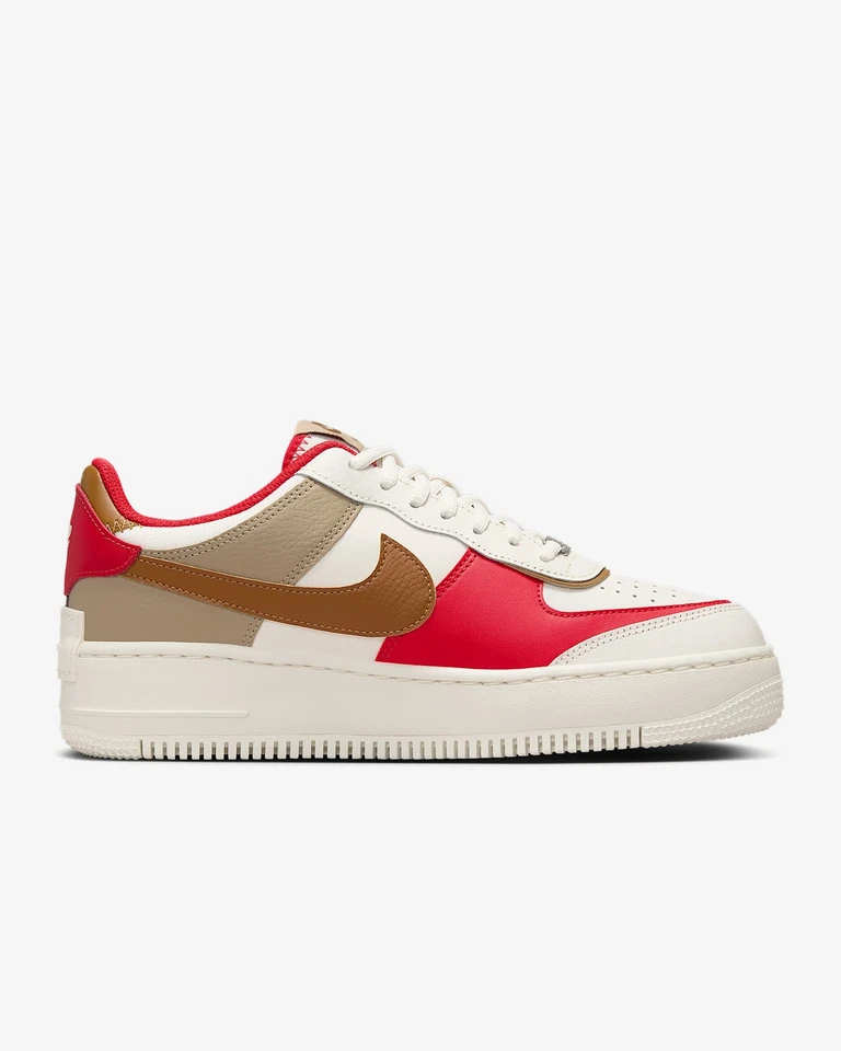 HQ3400-030 Nike Air Force 1 Shadow Phantom Fire rojo caqui claro (para mujer) Foto 3 de 4