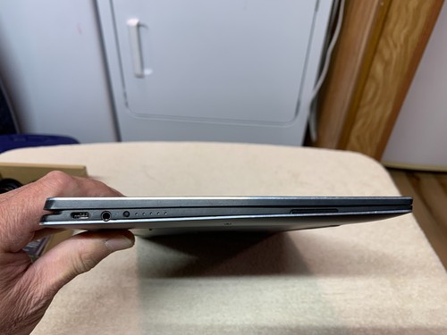 Dell XPS 13 9365 2 in 1 Touch i5-7Y54, 4 GB-250 GB NVMe Windows 11 Pro # 3NYCQN2 - Picture 16 of 18
