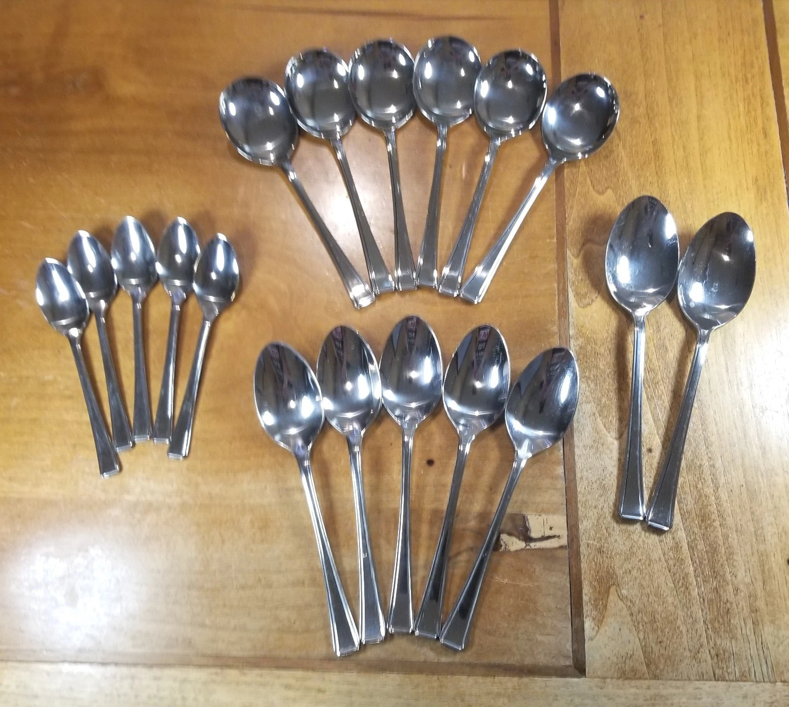 Viners of Sheffield Stainless Flatware Unknown Pattern 18 pc Vintage