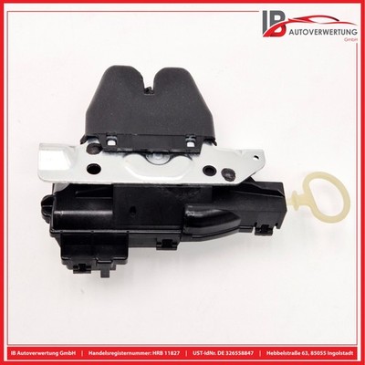 MERCEDES-BENZ C-CLASS C180 W205 MB Tailgate Lock Boot A1177500085