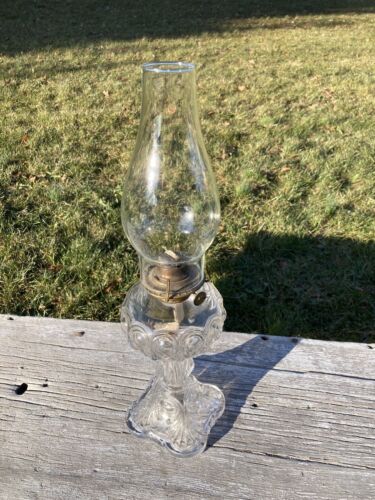 1890’s Bullseye Fine Detail Oil Lamp Victorian Bull’s-Eye Pattern 9865 & Chimney