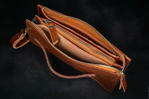Pochette da uomo in pelle di colore nero, marrone, marrone scuro - Foto 20 di 24