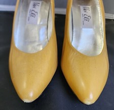 1980s Van Eli Size 8 Yellow Pumps