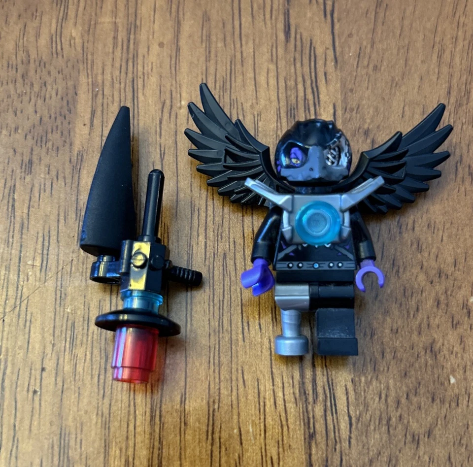 LEGO 70003 LEGENDS CHIMA RIZZO Raven Crow Bird Tribe Minifigure Weapon Peg Leg - Image 2 of 3