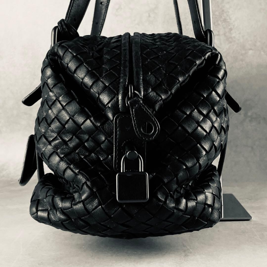 Bottega Veneta Women's Boston Shoulder Bag Handbag Leather Black Authentic thumbnail 4