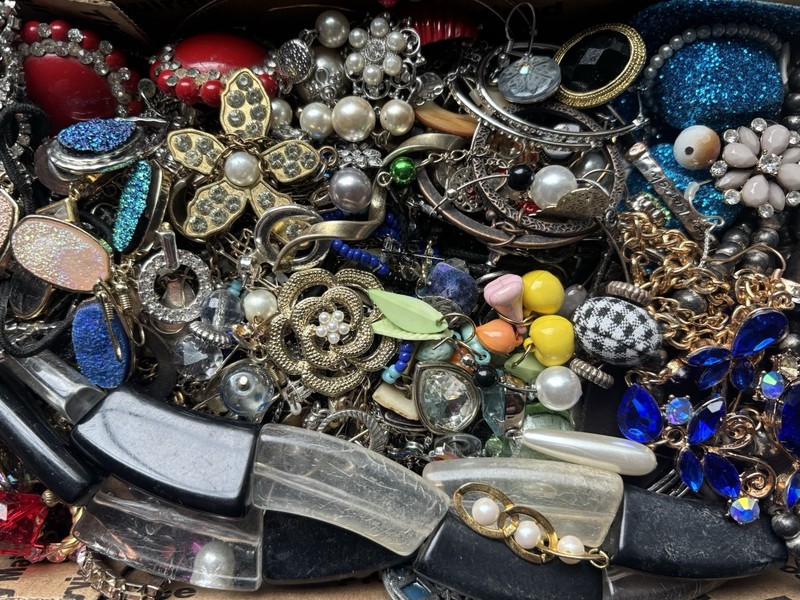 Costume Jewelry Rhinestones Single Earrings Beads Craft Broken Lot