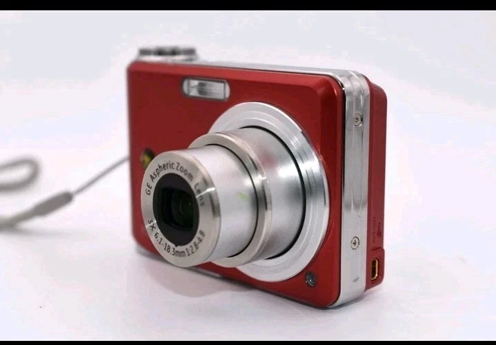 GE Smart Series A735 7.0MP 3x 6.1-18.3mm f/2.8-4.8 Digital Camera - Red - Image 3 of 4