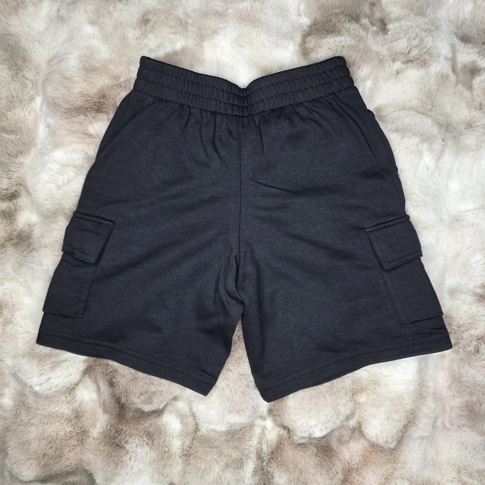 Nike Short Sleeve T-Shirt & Cargo Shorts 2 Piece Set White/Black Size 6 Boys NWT thumbnail 6