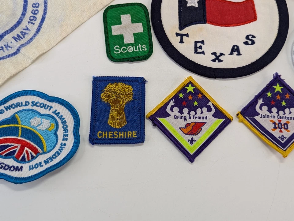 Bundle Of Scout Collectables : Pennants Patches Badges & Warrant - Image 4 of 4