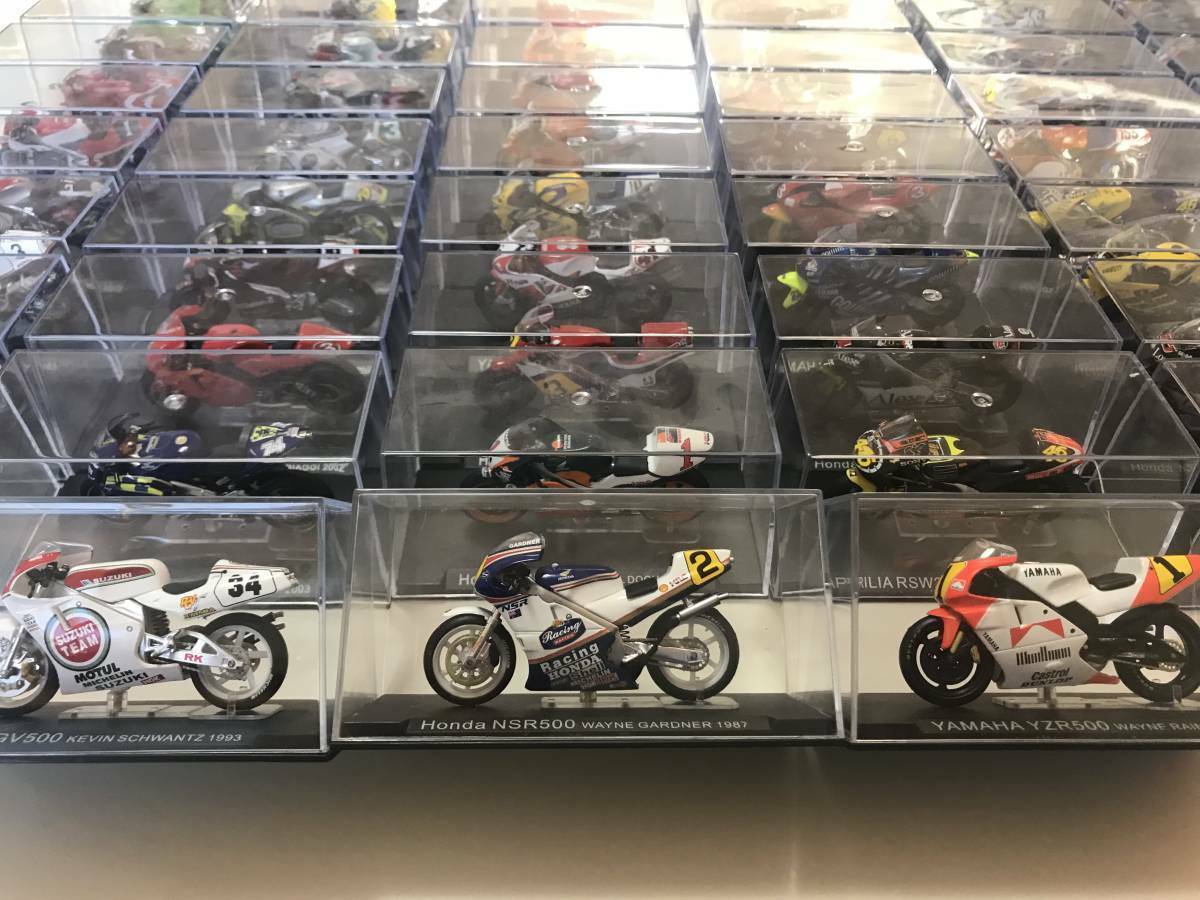 Champion Motorcycle Motorbike Collection 1/24 Diecaset Model Champion Motorcycle Motorbike Collection 1/24 Diecaset Model