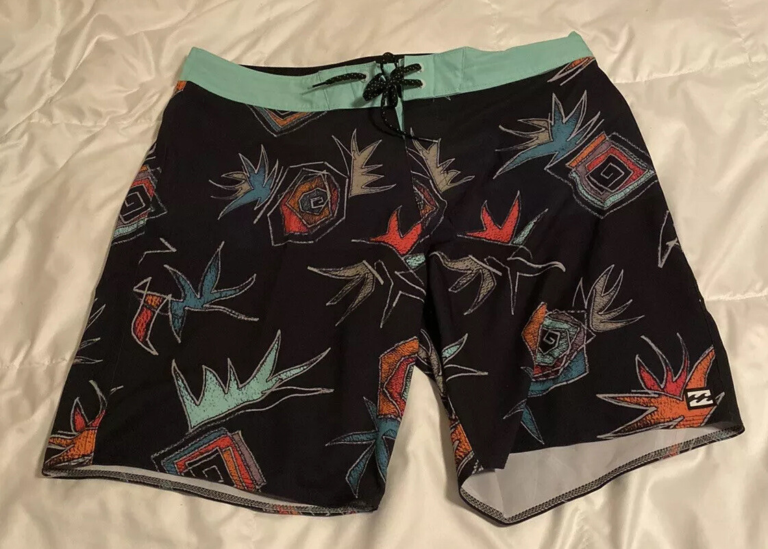 Billabong Recycler Sundays Airlites Men’s Multi-Color Geometric Board Shorts.NWT