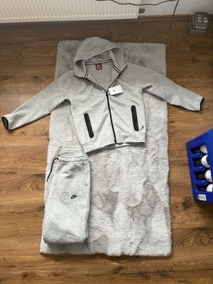Nike Tech Fleece - Größe M - Grau