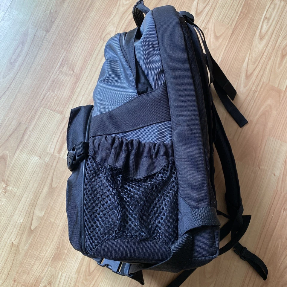 TAMRAC CAMERA BACKPACK 5549 ADVENTURE 9 GREY / BLACK - image 3 of 4