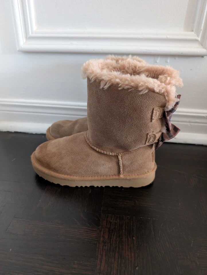 Kids Bailey Bow II UGG Graphic Kids Size USA 13 - Image 2 of 4