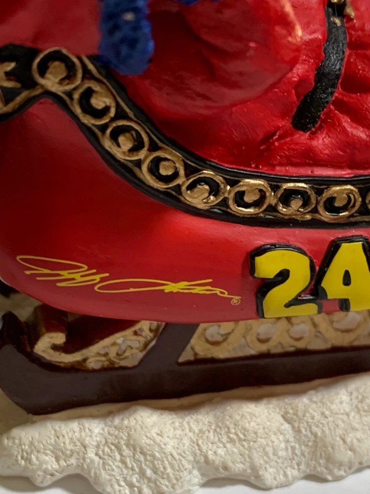 No 24 Jeff Gordon 2004 Santa's Sled Dupont Motor Sport Logo Ornament Chip on hat Foto 3 de 4
