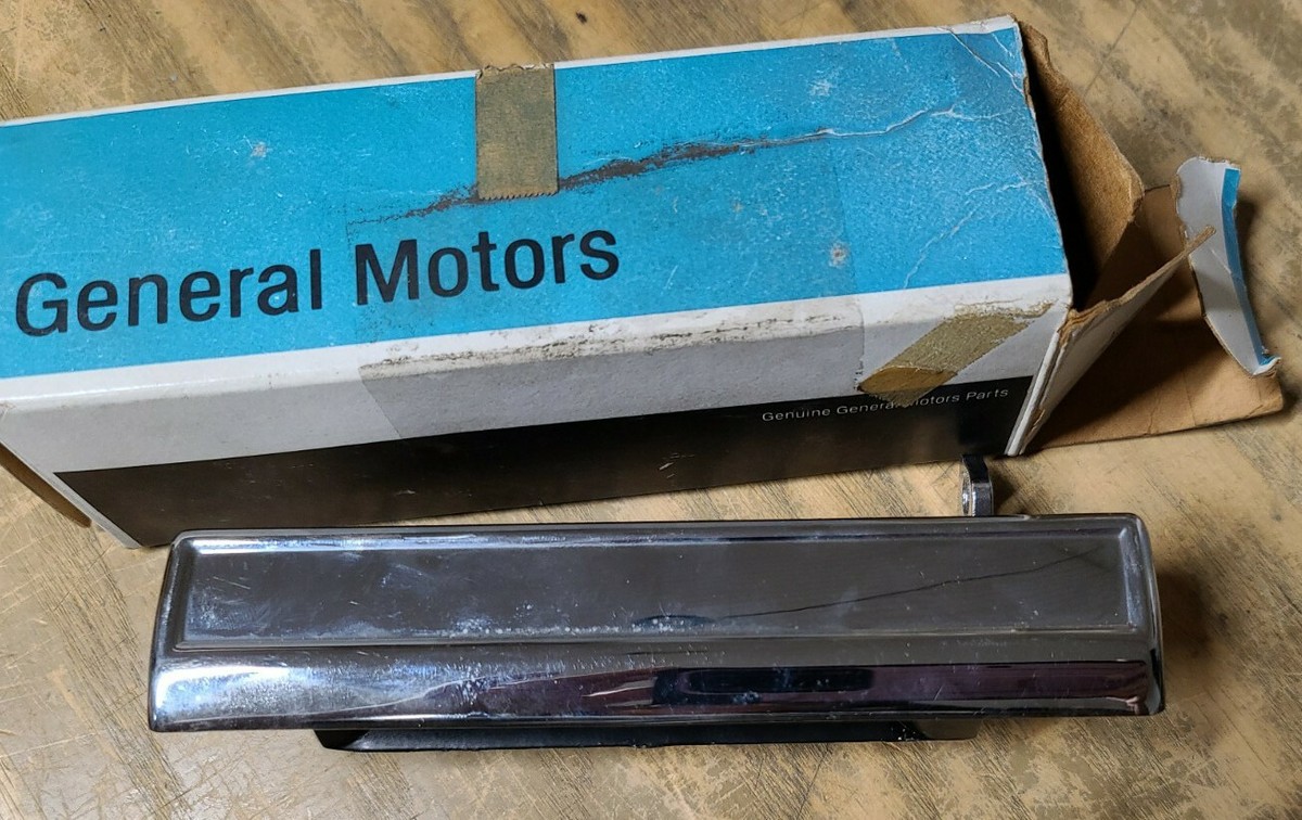確認用です General Motors LH HANDLE OEM NOS GM #20332645 20JS-1331-X3