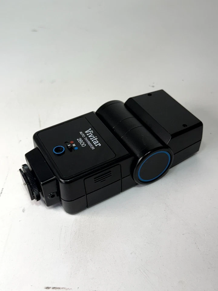 Vivitar Auto Thyristor 2800 Black Autofocus Hot Shoe Mount Flash For Camera - Image 3 of 4