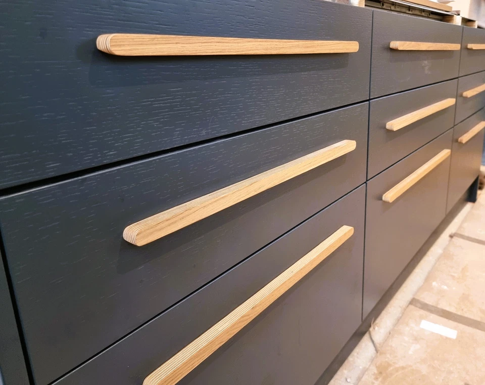 Minimal Oak Veneer Birch Ply Handles – Cabinet Pulls for Kitchens and wardrobes - Image 3 of 4
