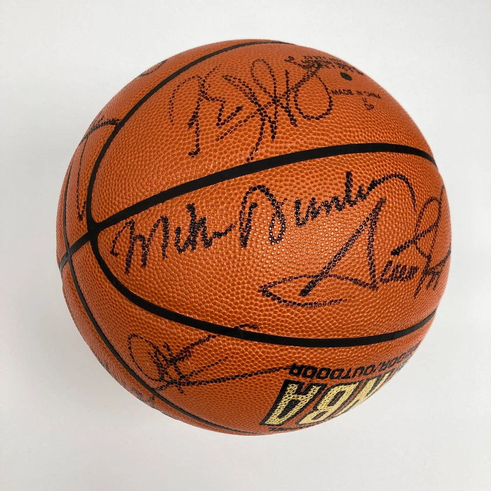 Scottie Pippen 1999-2000 Portland Trail Blazers Team Signed Basketball JSA COA - Image 3 of 4