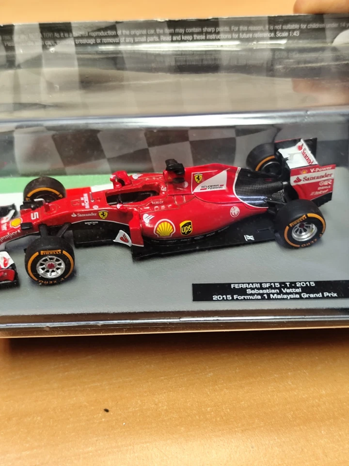 Ferrari SF 15 2015 Sebastian Vettel 1:43 Malaysia Grand Prix Modell K46 - Bild 2 von 4