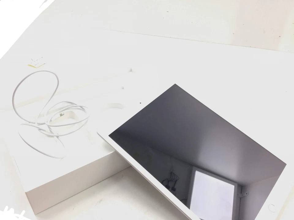 Apple iPad (8th generation) · 128GB · Wi-Fi, foto 3 de 5