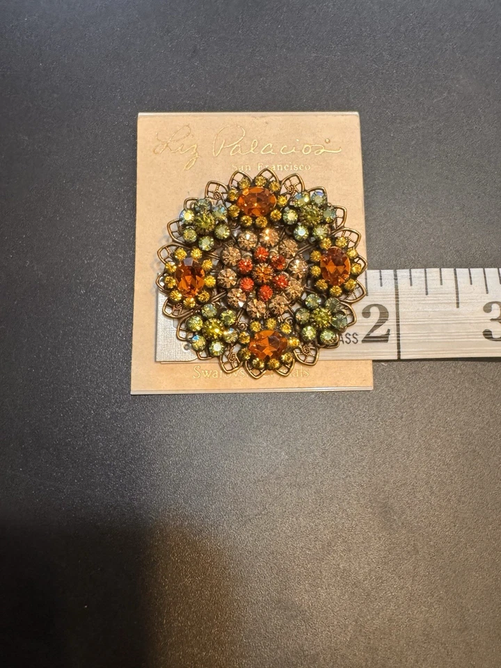 Liz Palacios - Broche prendedor mandala filigrana cristal Swarovski multicolor -1,75 pulgadas Foto 3 de 3