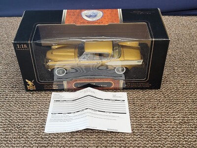 ロードシグネチャー 1/18 1958 スチュードベーカー・ゴールデン・ホーク 1958 STUDEBAKER GOLDEN HAWK GOLD 1:18 DIECAST MODEL CAR BY ROAD