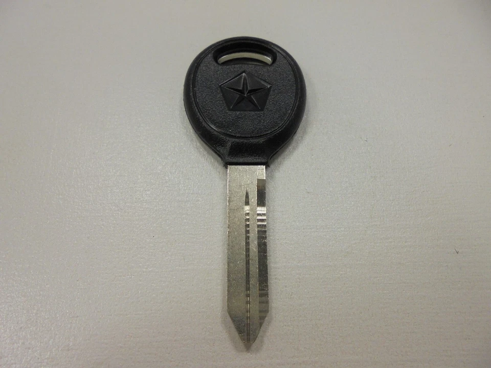 96-00 Chrysler Town & Country Dodge Caravan New Key Blank Mopar Factory OEM - Изображение 2 из 2