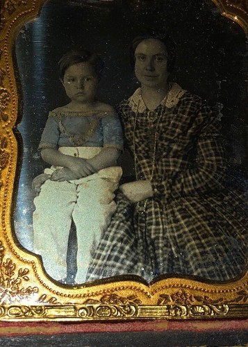 Antique 1/6th Daguerreotype Half Case Gorgeous Antebellum Mom Son Tinted Blue - Picture 7 of 8