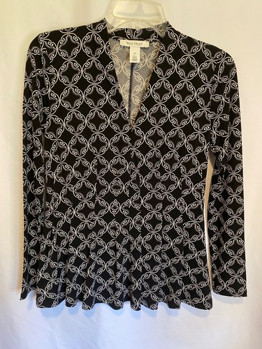 White House Black Market Top Black/White Sz XS Long Sleeves Bottom Pleats V Neck - Picture 2 of 20