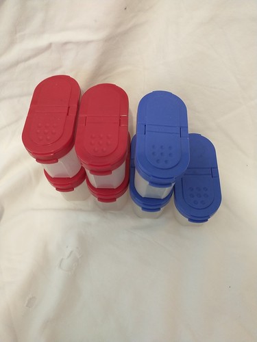 Red Blue Tupperware Modular Mate Small Spice Shaker Lot Of 7 Container #1843 - Picture 2 of 3