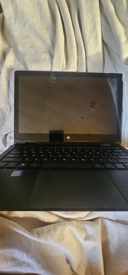 EVOO EV-C-116-5 11.6" 32GB WIFI Ultra Thin Laptop - Image 2 of 4