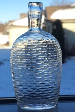 Beautiful Basket Weave Whisky Flask Half Pint Bottle