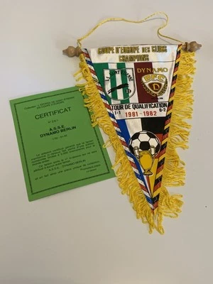 AS Saint Etienne Dynamo Berlin rare fanion coupe d'Europe 1981-1982 ASSE - Photo 1/2