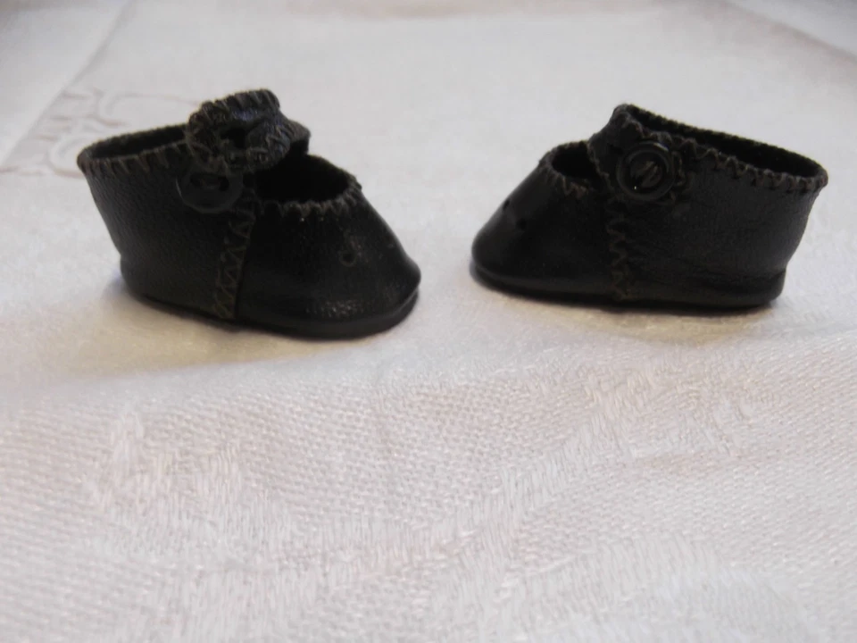 Paire de chaussures ancienne de poupée, style mignonette - Photo 3/4