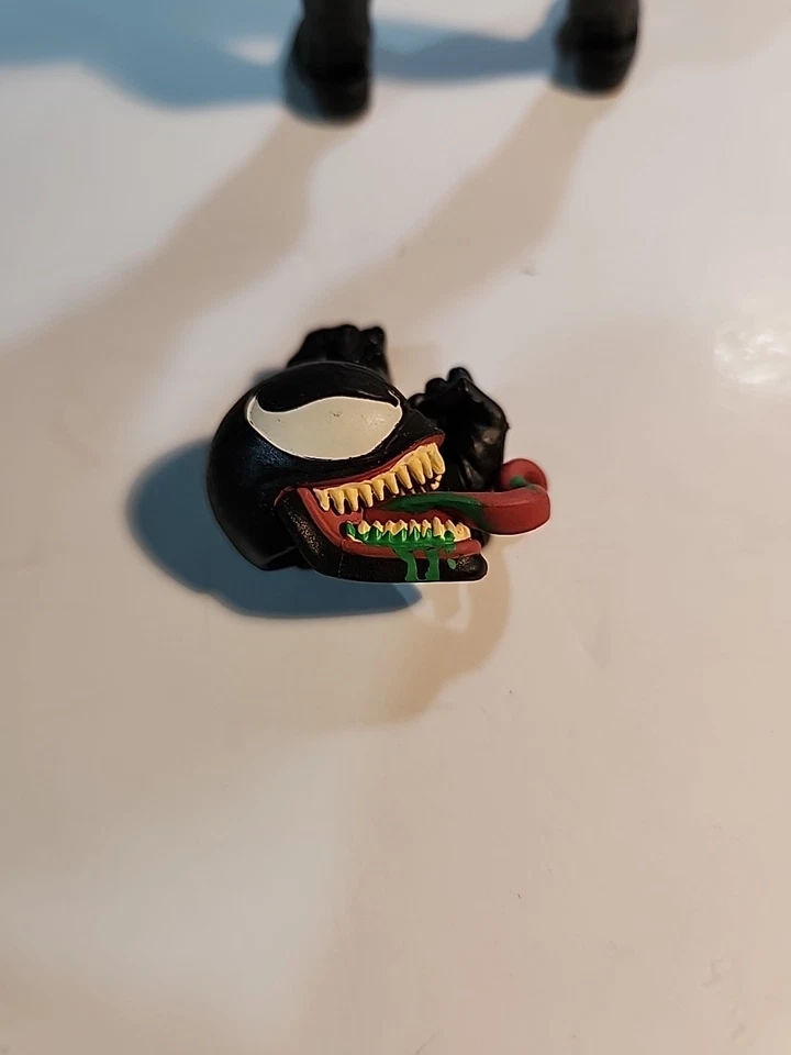 Boneco Marvel Legends Venom Amazon Exclusive pacote com 3 Venom apenas completo 6 polegadas - Imagem 4 de 4