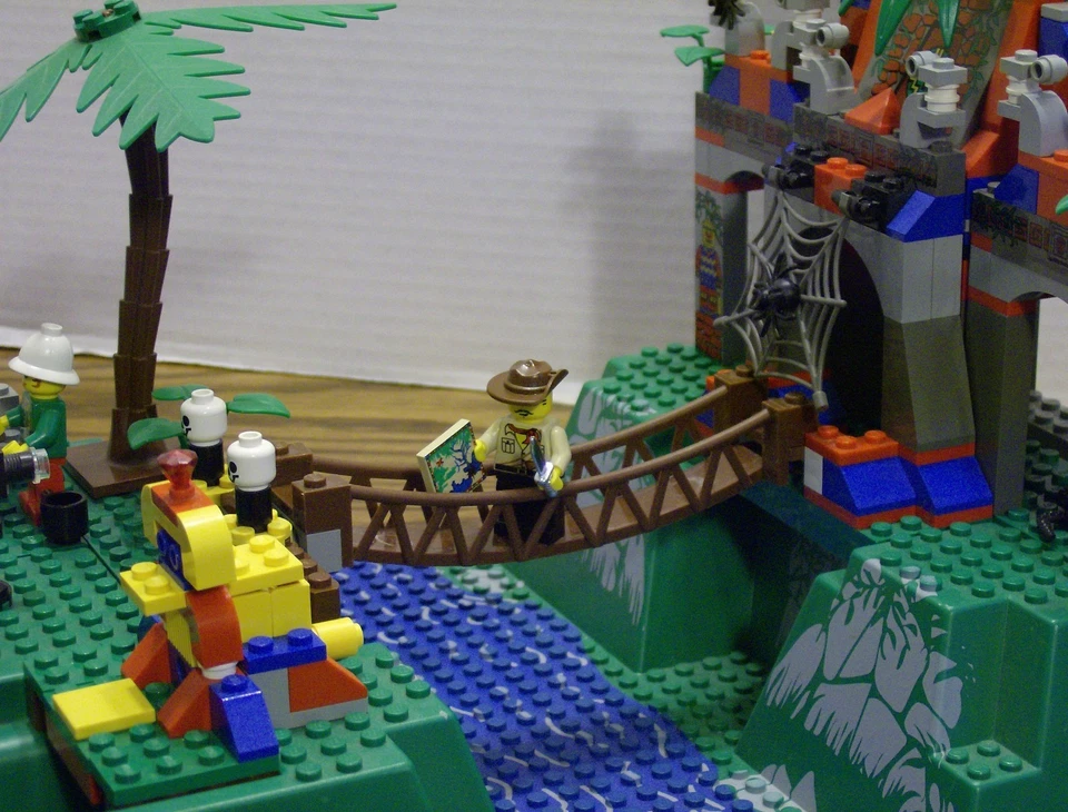 Lego 5986 Jungle Adventurers AMAZON ANCIENT RUINS Complete w/Instructions - Image 4 of 4