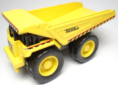 2020 TONKA BASIC FUN YELLOW 3 1/8'' DIECAST DUMP TRUCK WITH RED & BLACK