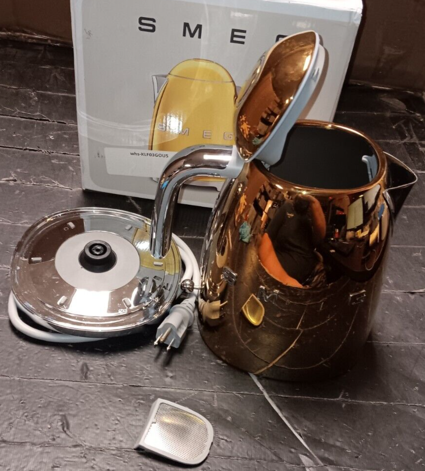 未使用品 SMEG スメッグ ケトル(ローズゴールド) Smeg 7-Cup 未使用品 SMEG スメッグ ケトル(ローズゴールド) Smeg 7-Cup